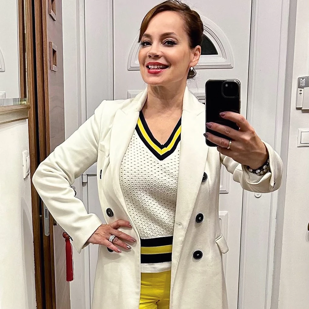 Csisztu Zsuzsa is sokat mobilozik