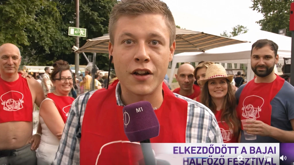 A bajai fesztivál riportere