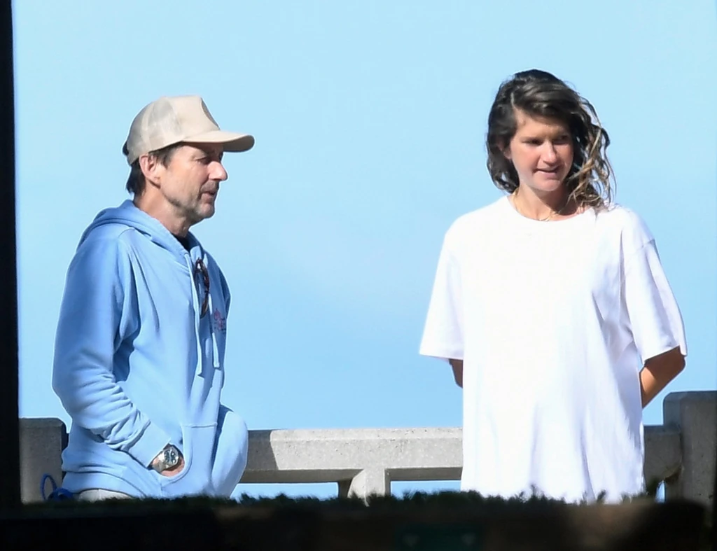 Luke Wilson és a barátnője áprilisban: a kismama bő póló alatt rejtegette a hasát 