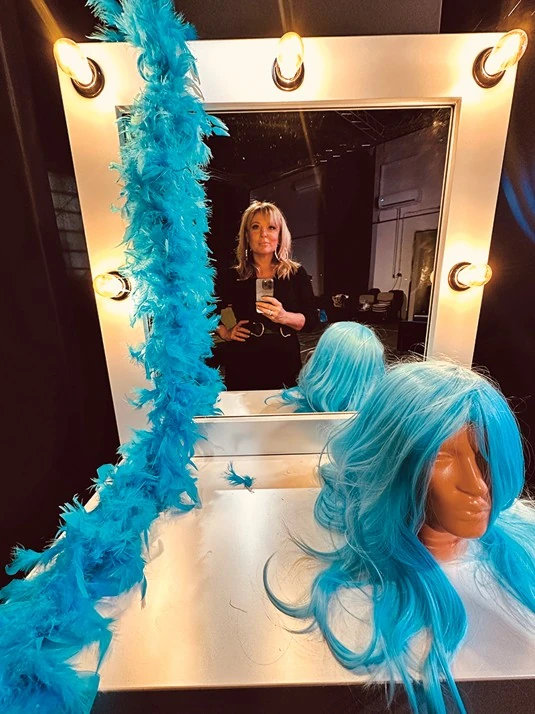 A kék paróka is szerepelt a darabban (Fotó: Archív)