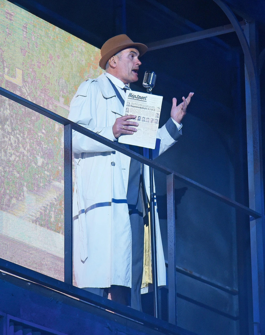 A Puskás, a musicalben Szepesi szerepében (Fotó: Olajos Piroska/fotocentral.hu)