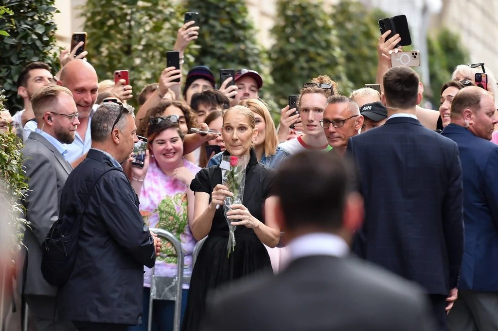 A rajongók hada várta, hogy láthassa élőben a fellépését (Fotó: Profimedia)