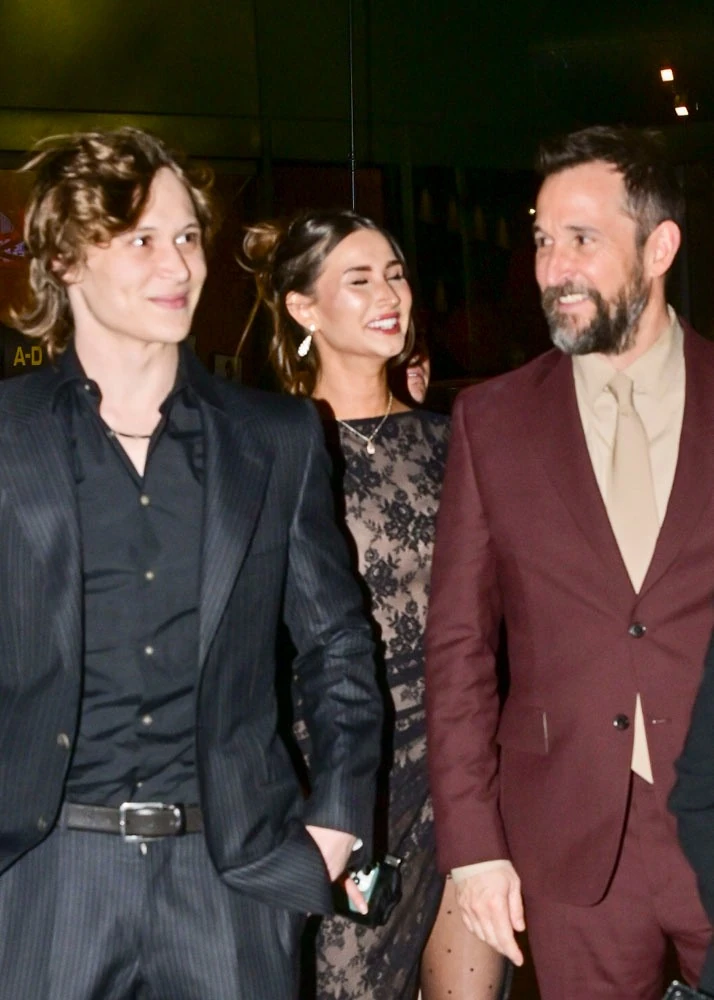 Noah Wyle a két nagy gyerekével (Fotó: Profimedia)