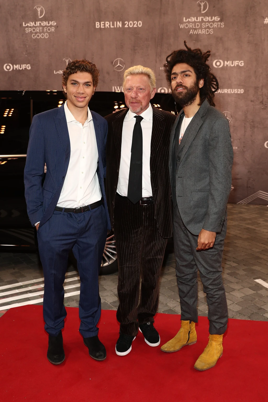 Két felnőtt fiával, Eliasszal és Noah-val (Fotó: Getty Images)