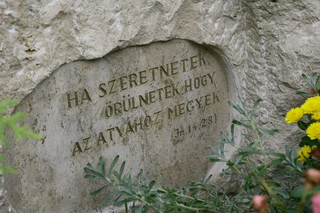 Bessenyei Ferenc síremléke (Fotó: Toroczkay Csaba/fotocentral.hu)