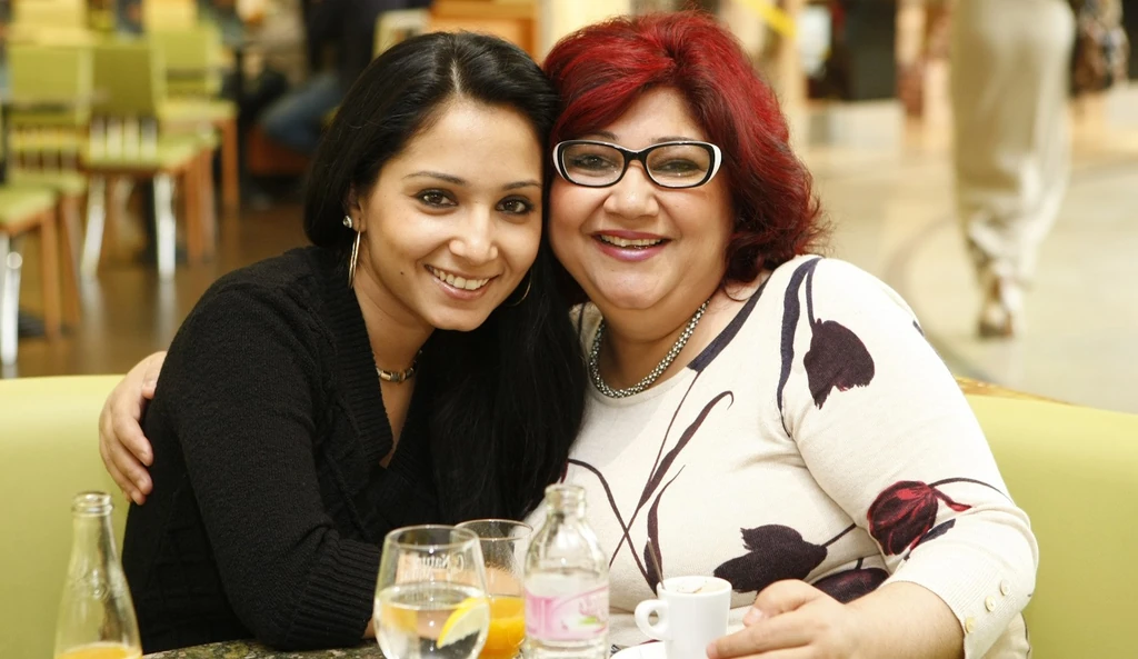 Notar Mary edesanyjaval