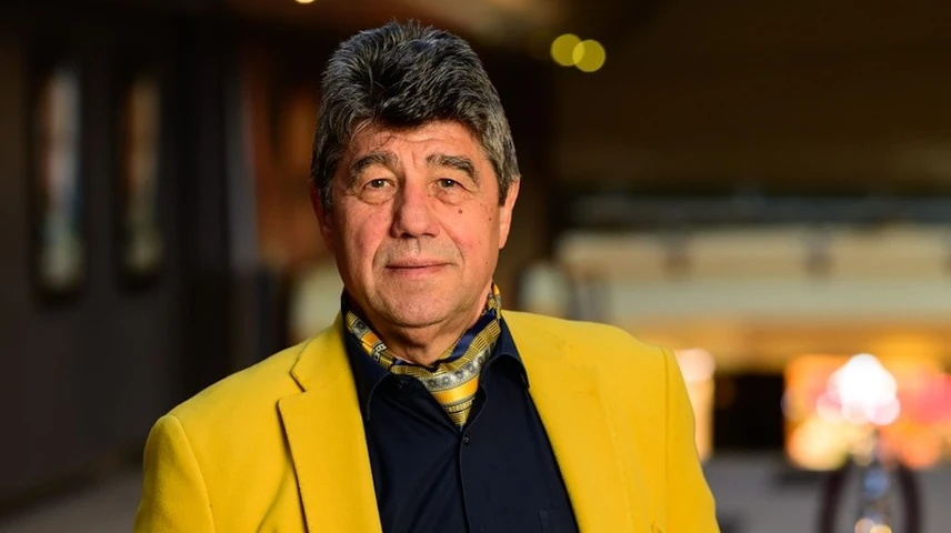 nemcsak karoly