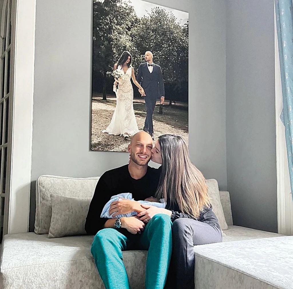 Fruzsina és Gergő a kisfiukkal, Zénóval (Fotó: Archív)