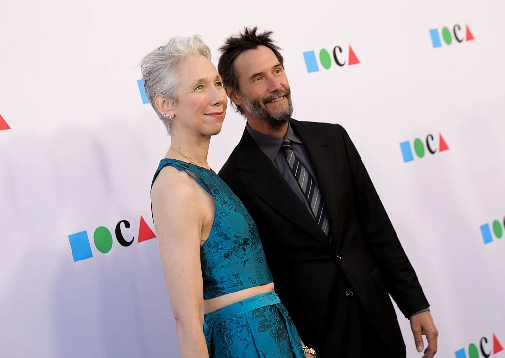 Tökéletes az összhang: Keanu és párja nagyon egy húron pendülnek