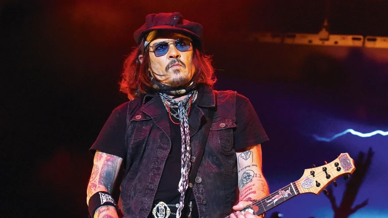 Johnny Depp a szívére tett kézzel jelezte: kölcsönös a szeretet a budapesti nézőkkel