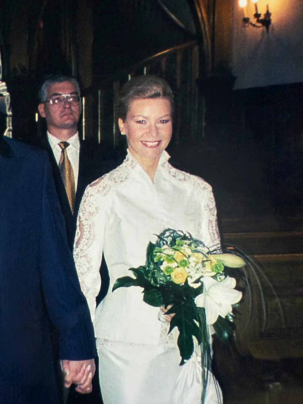 Régi menyasszonyi ruhája még mindig jó rá (Fotó: Archív)