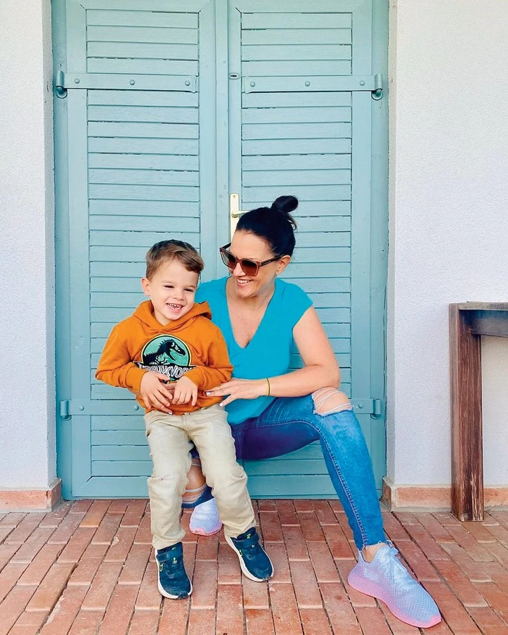 Viki igyekszik, hogy Samu ne érezze elhanyagolva magát (Fotó: Archív)