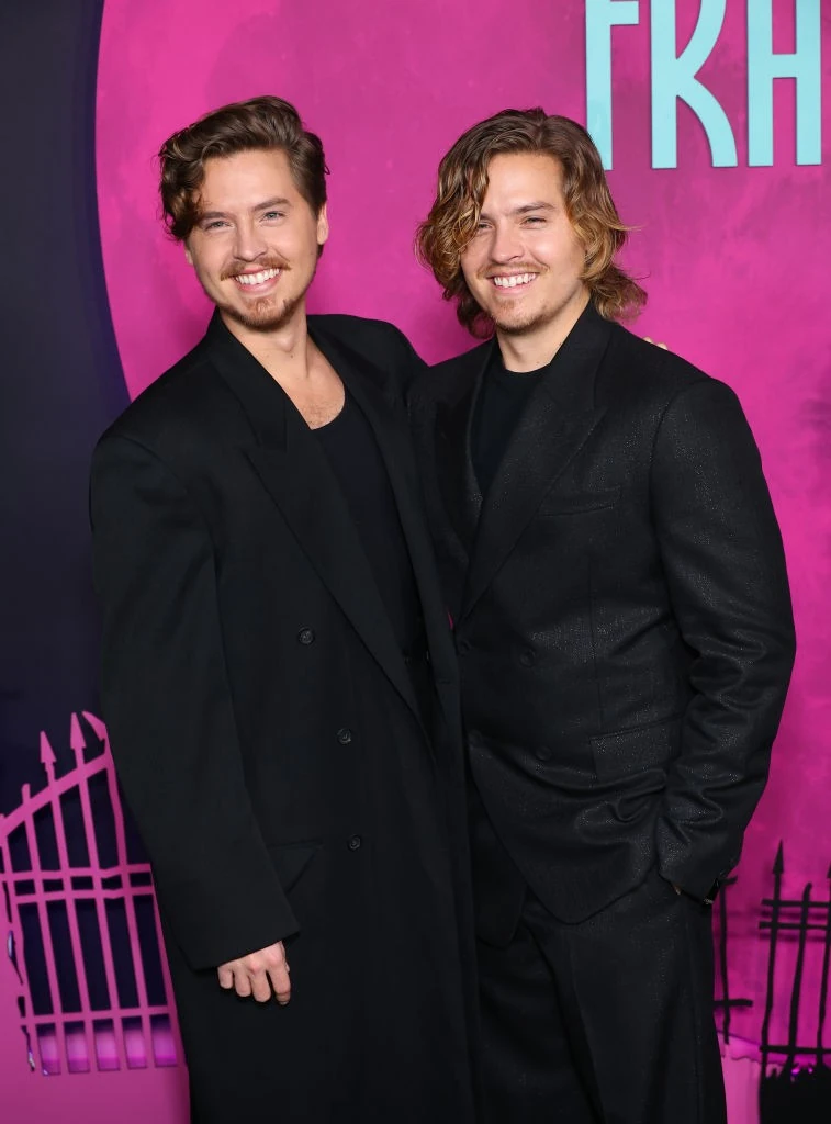 Az ikrek balról jobbra: Cole Sprouse és Dylan Sprouse