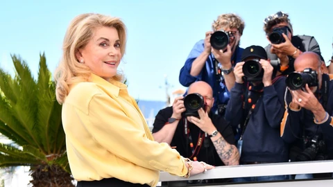 Catherine Deneuve Cannes-ban: máig a fotósok kedvence  