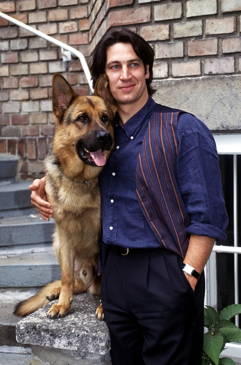 Moser nyomozó és Rex (Fotó: Profimedia)