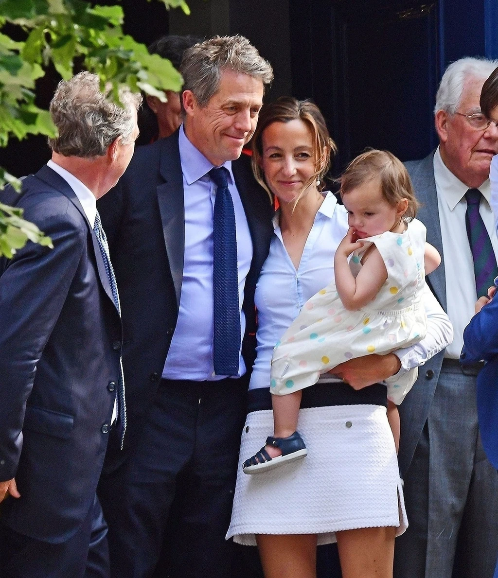 Hugh Grant Anna Eberstein mellett találta meg a boldogságot