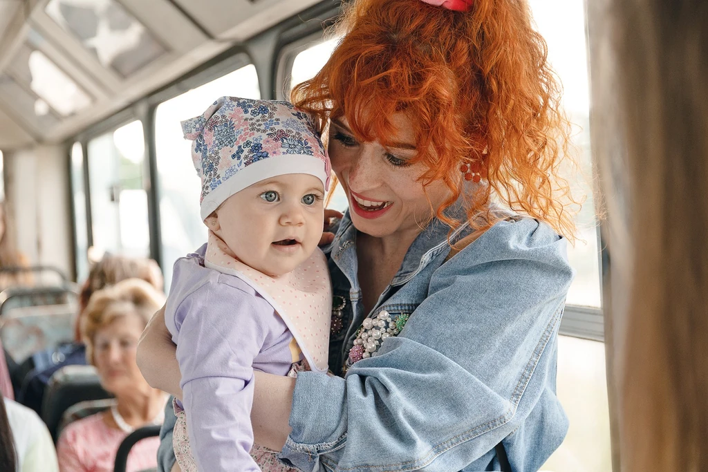 A kis Dorina és sorozatbeli anyukája, Gáspár Kata