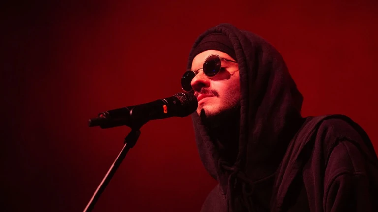 Mindenkinek potyogtak a könnyei a Szigeten Azahriah és édesanyja duettje alatt – videóval