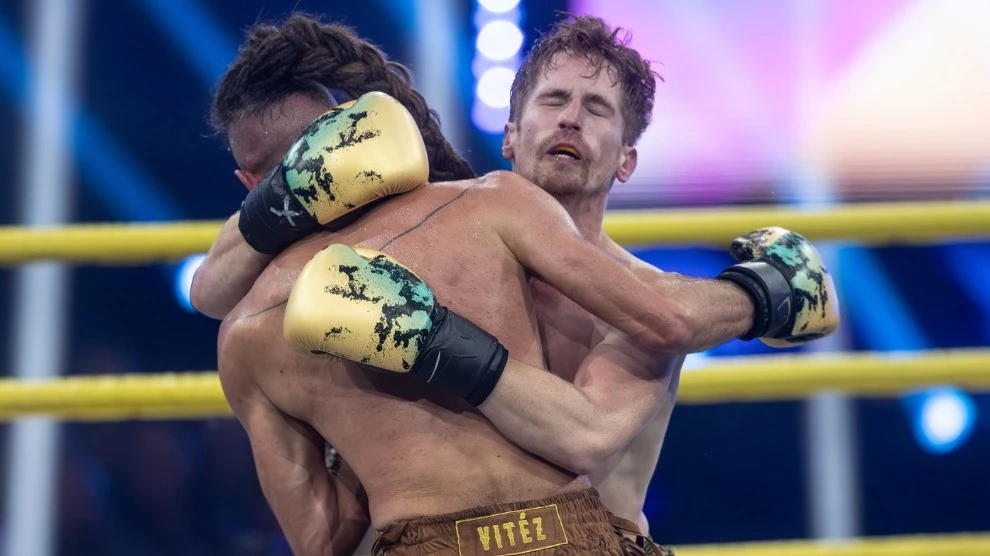 Szabálytalankodásból nem volt hiány (Fotó: Trenka Attila/fotocentral.hu)