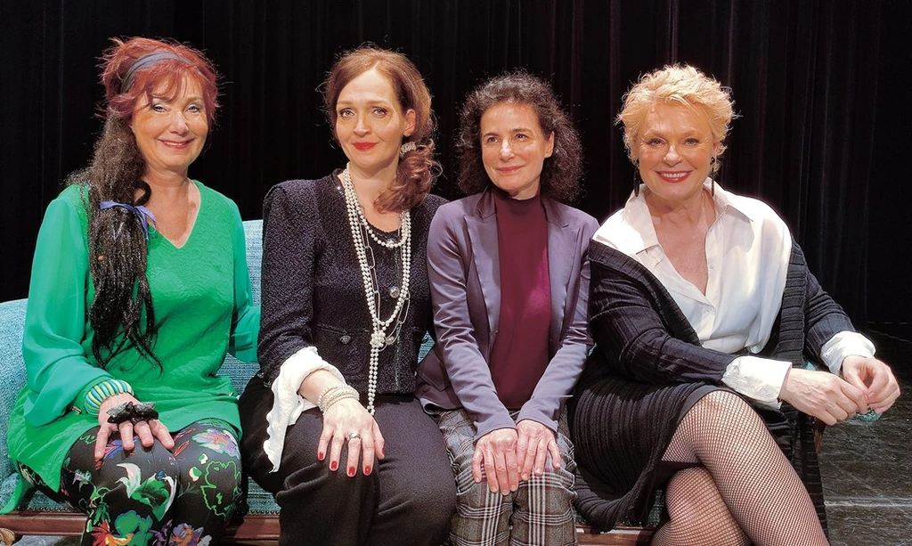 A darab szereplői: Szalay Kriszta, Horváth Lili, Olasz Ági és Hegyi Barbara (Fotó: Archív)