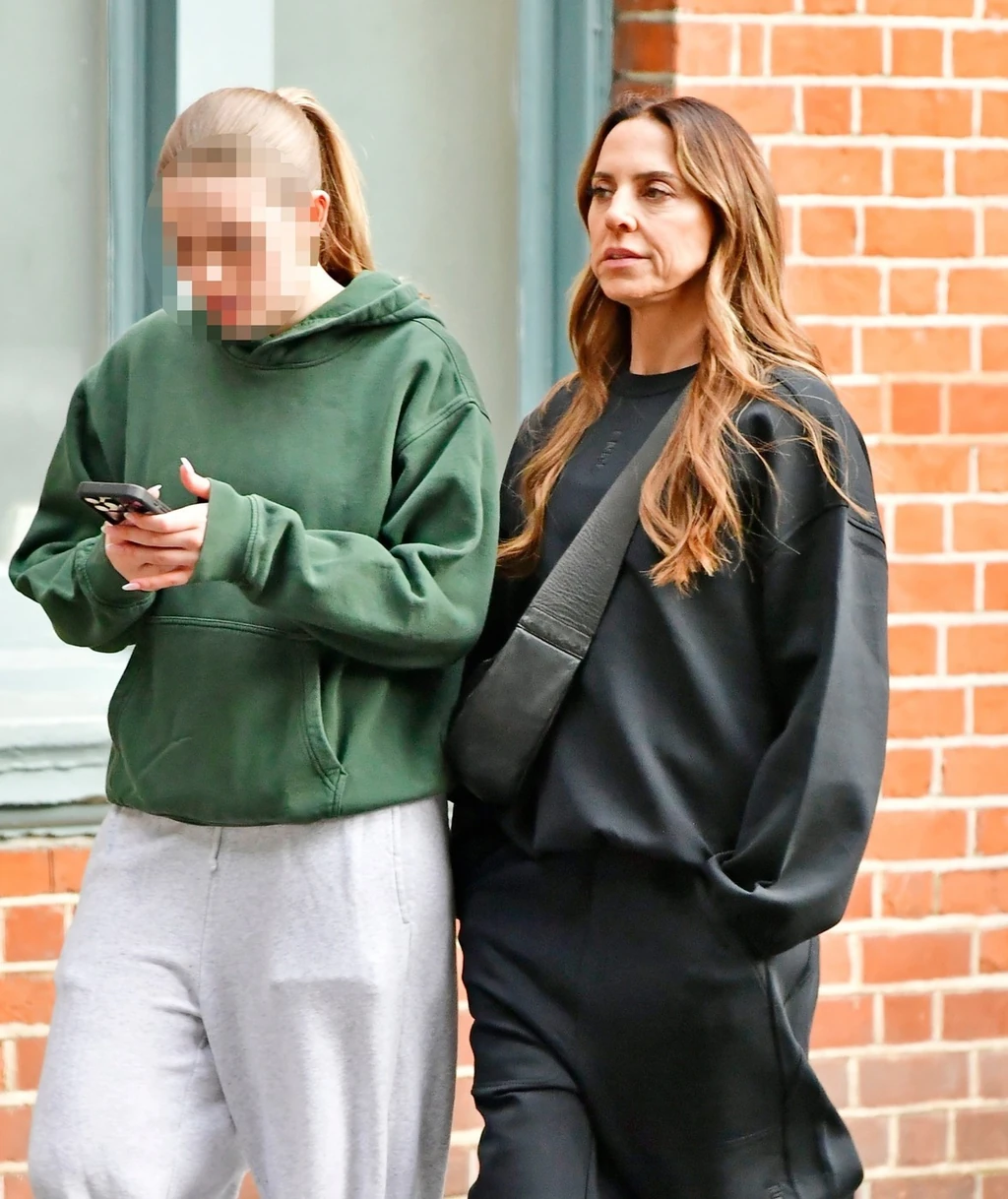 Mel C lánya már kész felnőtt – Scarlet arcát személyiségvédelmi okokból takarta ki a fotóügynökség