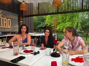 Judit, Eszter és Renáta (balról jobbra) nagyon várták, hogy újra talákozzanak