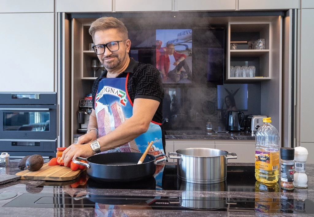 A konyhában is otthonosan mozog