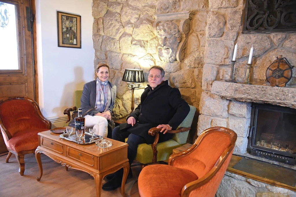 Őze Áron és felesége, Auksz Éva. Őze Áron sokat tett a villa felújításáért (Fotó: Olajos Piroska/fotocentral.hu)