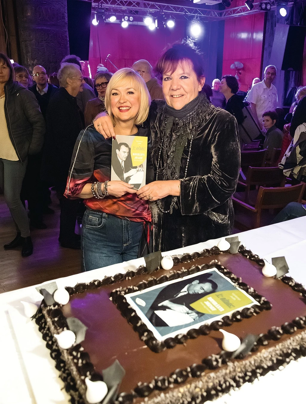 A szerző, Várkonyi Judit és Romhányi Ágnes