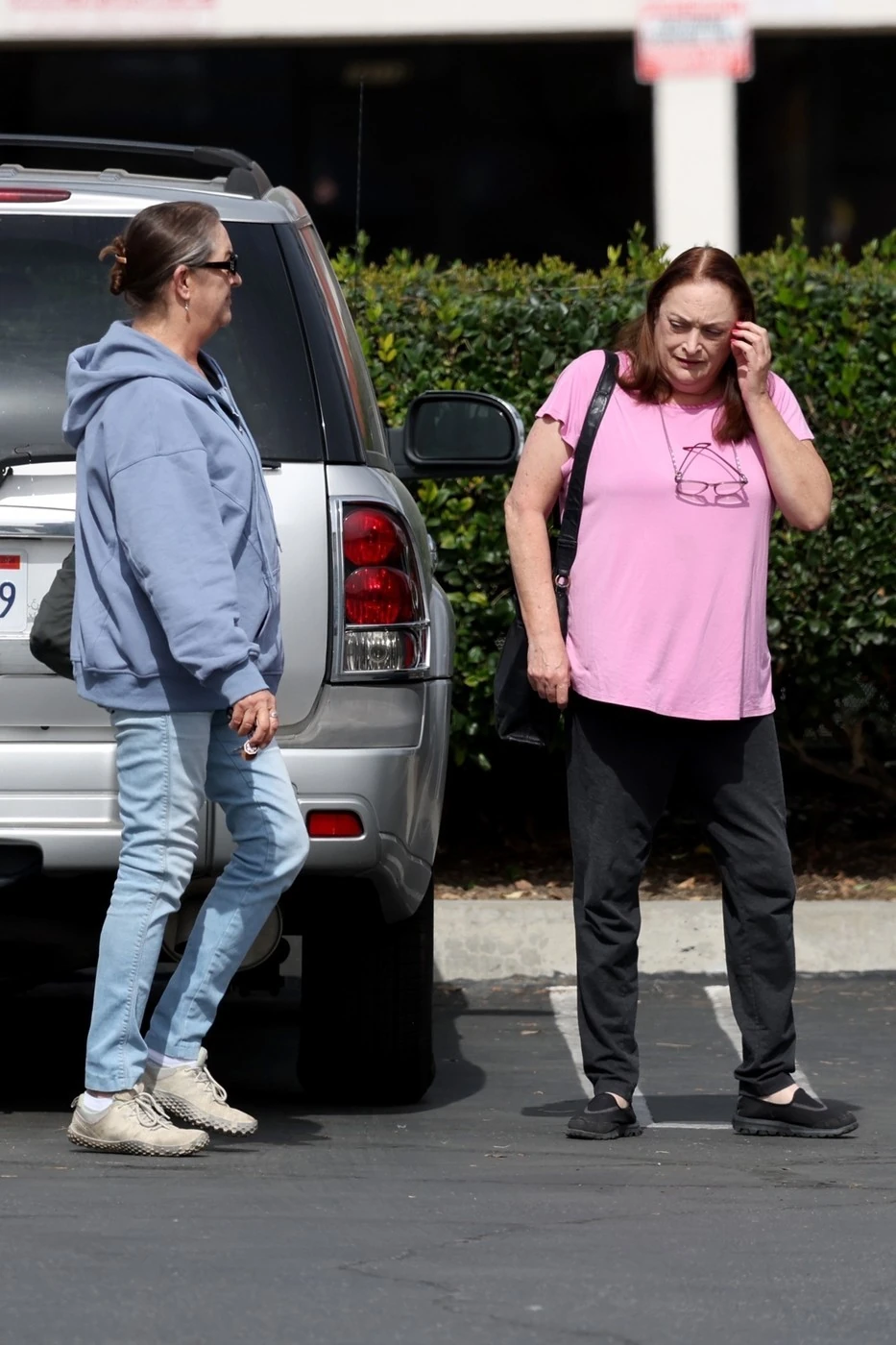 A színész lányai, Elizabeth és Leslie Hackman