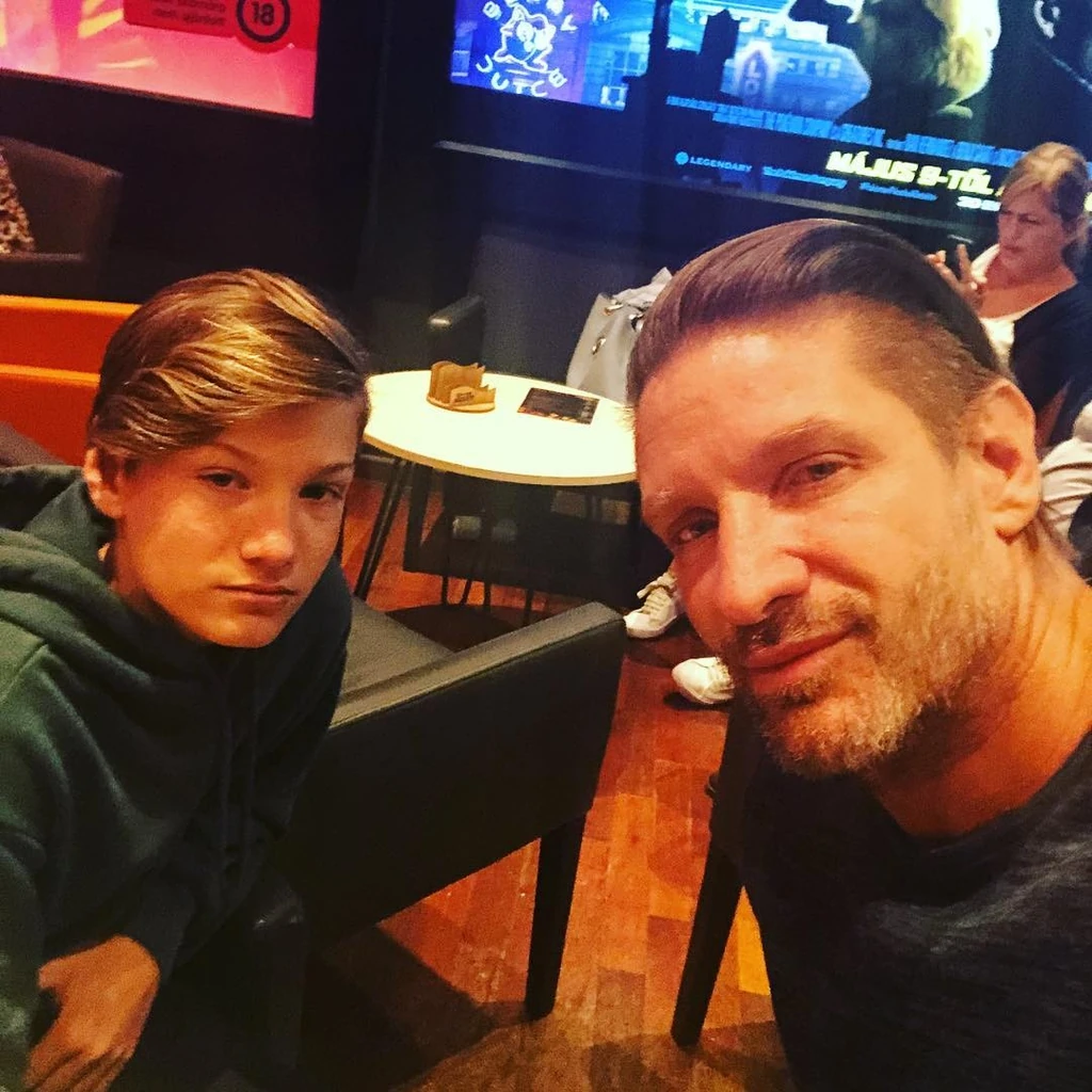 Fia, Máté már 18 éves