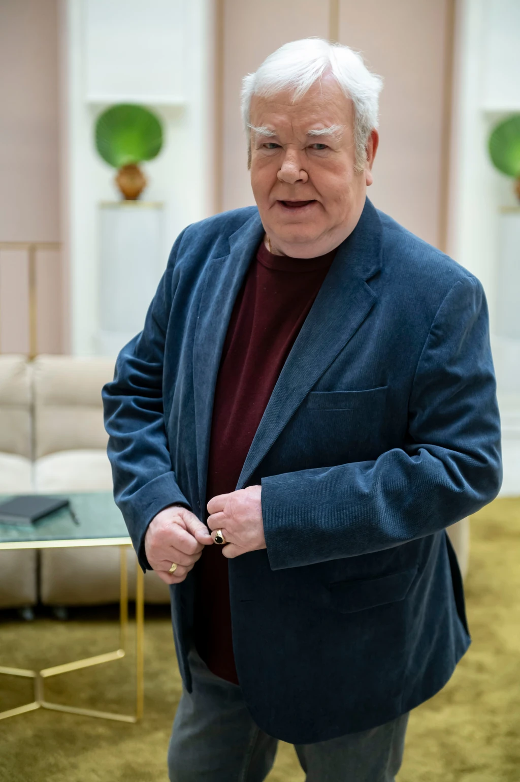 Gálvölgyi János vörös szőnyegen vonult egy másik világban