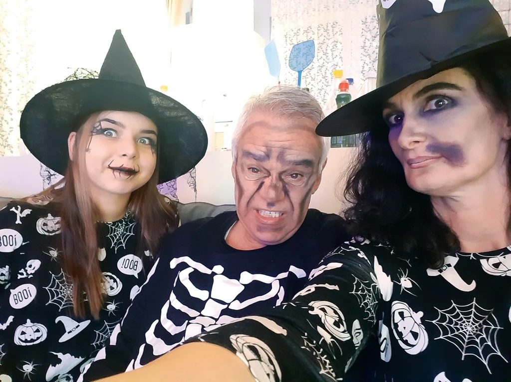 Így buliztak halloweenkor, balra Straub Dezső kislánya, Napsugár