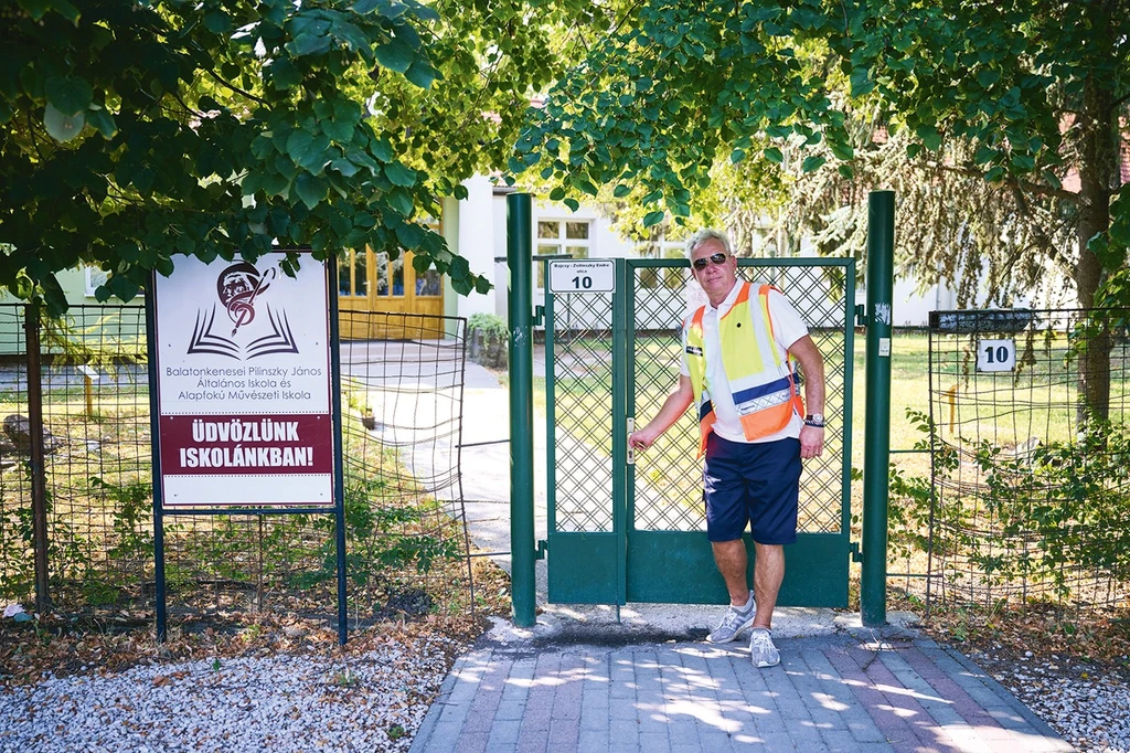 „Az általános iskolában kezdtem a napot, az igazgatónővel beszéltük meg, miképp biztosítsuk majd a tanévkezdést”
