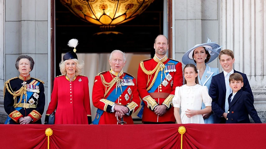 A királyi család pár tagja a Buckingham-palota erkélyén 2026 júniusában