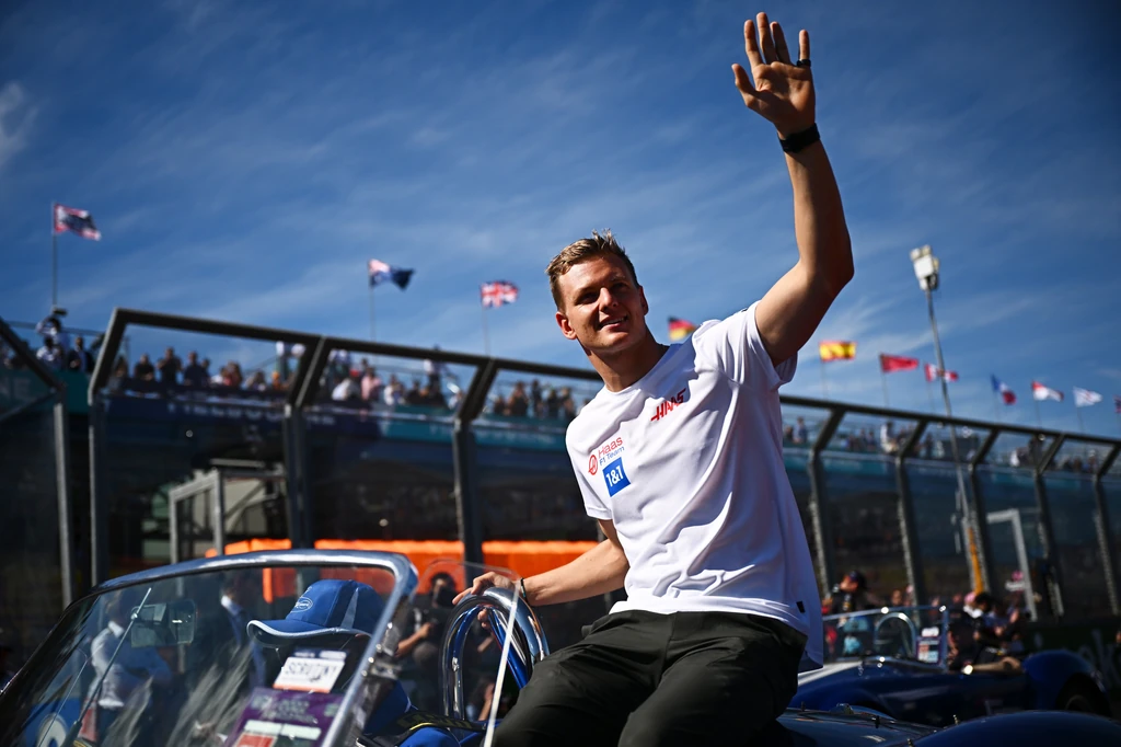 Mick követte a pályán édesapját: autóversenyzőként bizonyít