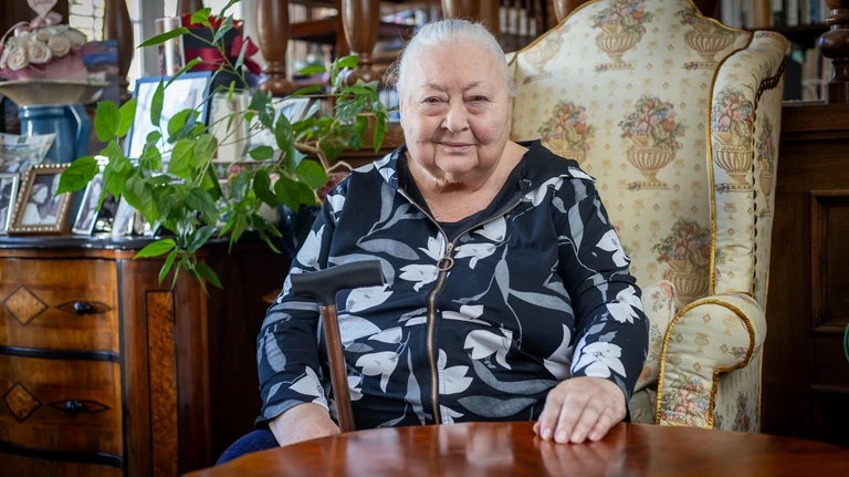 Molnár Piroska volt férje az íróasztalán őrizte gyermekük hamvait