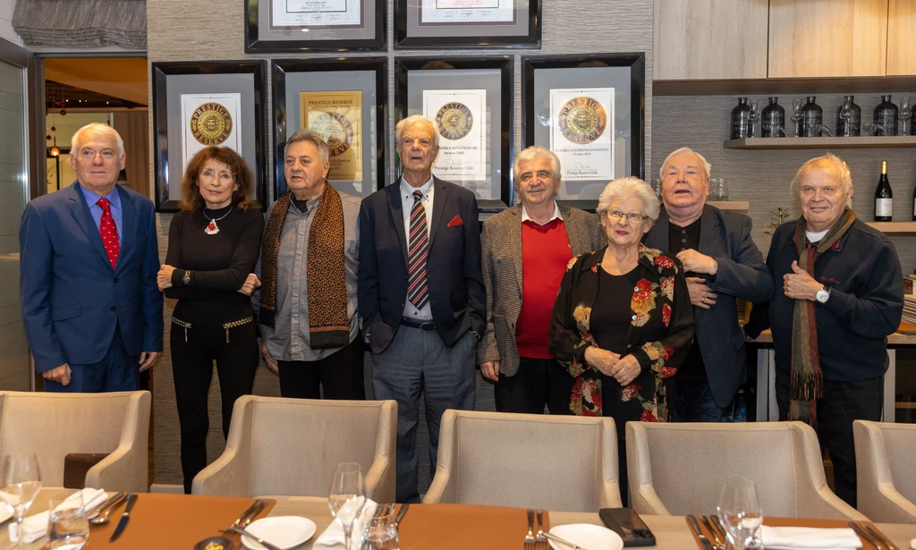 Együtt az egykori legendás tévések: Kaplár F. József, Kondor Katalin, Kovács P. József, Egri János, Horvát János, Kertész Zsuzsa, Gálvölgyi János, Dévényi Tibor