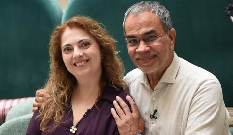 joshi bharat kiss virag