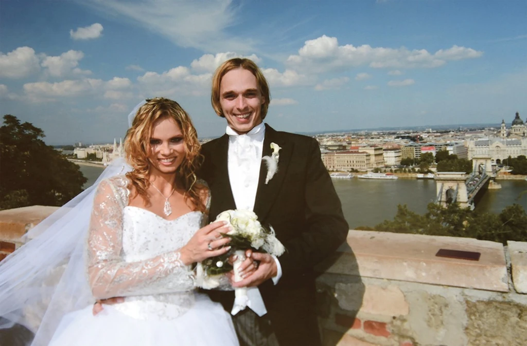 István kvízmesterként szórakoztatta a násznépet az esküvőjükön (Fotó: Olajos Piroska/fotocentral.hu)