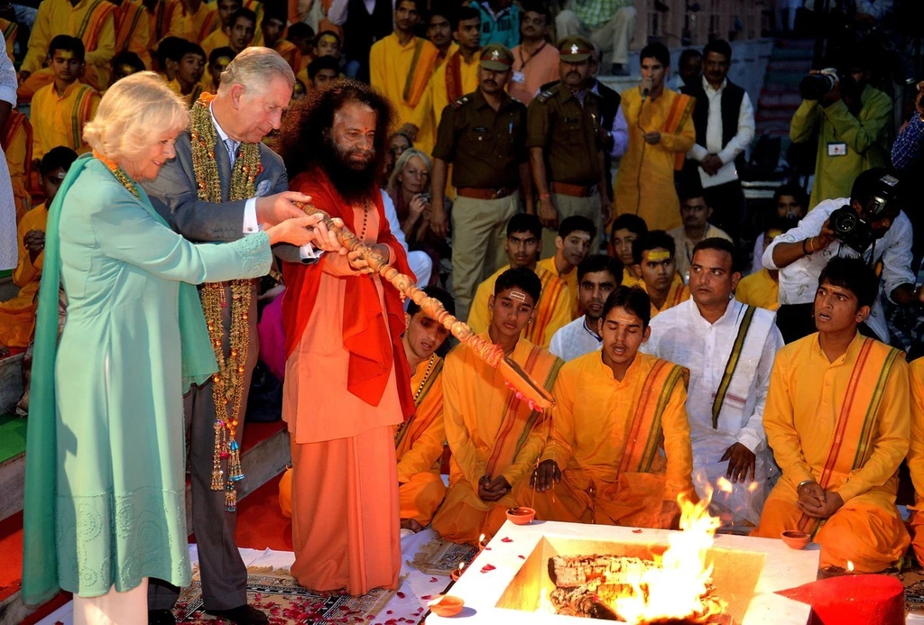 Volt, hogy Károly is elkísérte kedvenc ázsiai búvóhelyére (Fotó: Profimedia)