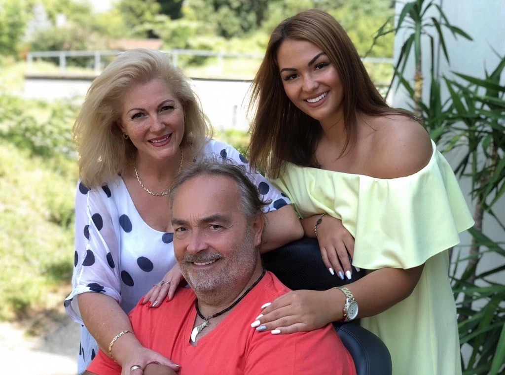 Nehezen viselik édesanyjával, ami az édesapjával történt