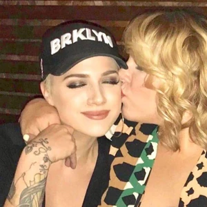 Tóth Gabi és testvére Tóth Vera