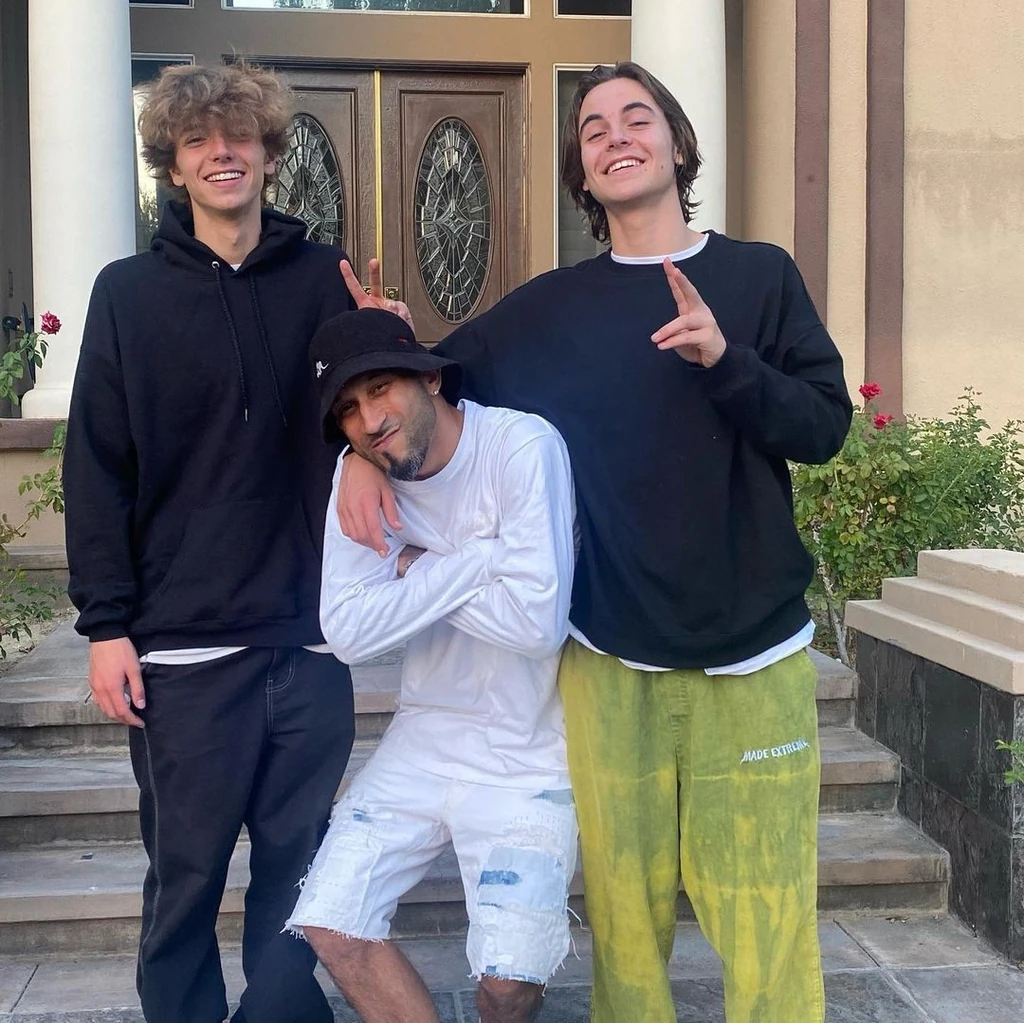Sean Preston (balra) és Jayden (jobbra) egy barátjukkal (Fotó: Archív)