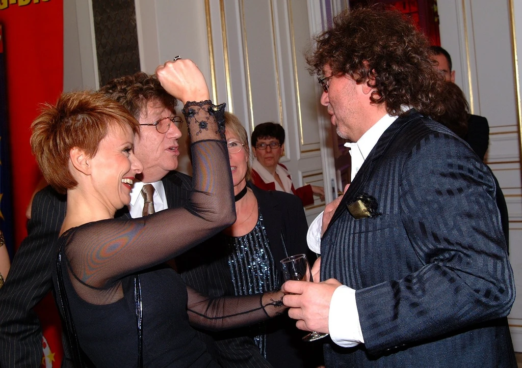 Jakupcsek Gabriella és Presser Gábor a 2003-as Story Ötcsillag Díjátadó Gálán nagyon jól érezték magukat