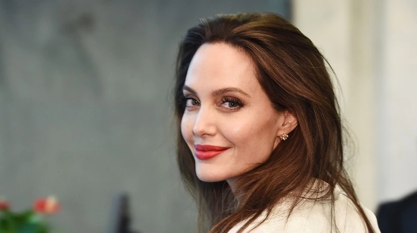 angelina_jolie_nyito