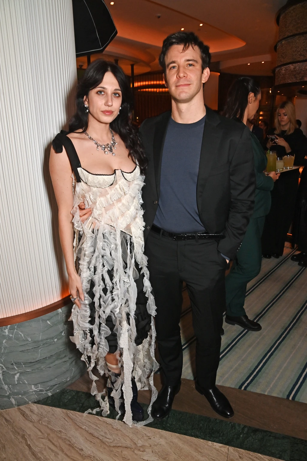 Harriet Cains és Luke Thompson a Vanity Fair partiján (Fotó: Getty Images)
