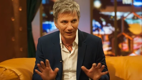 Bochkor Gábor ülve szereti