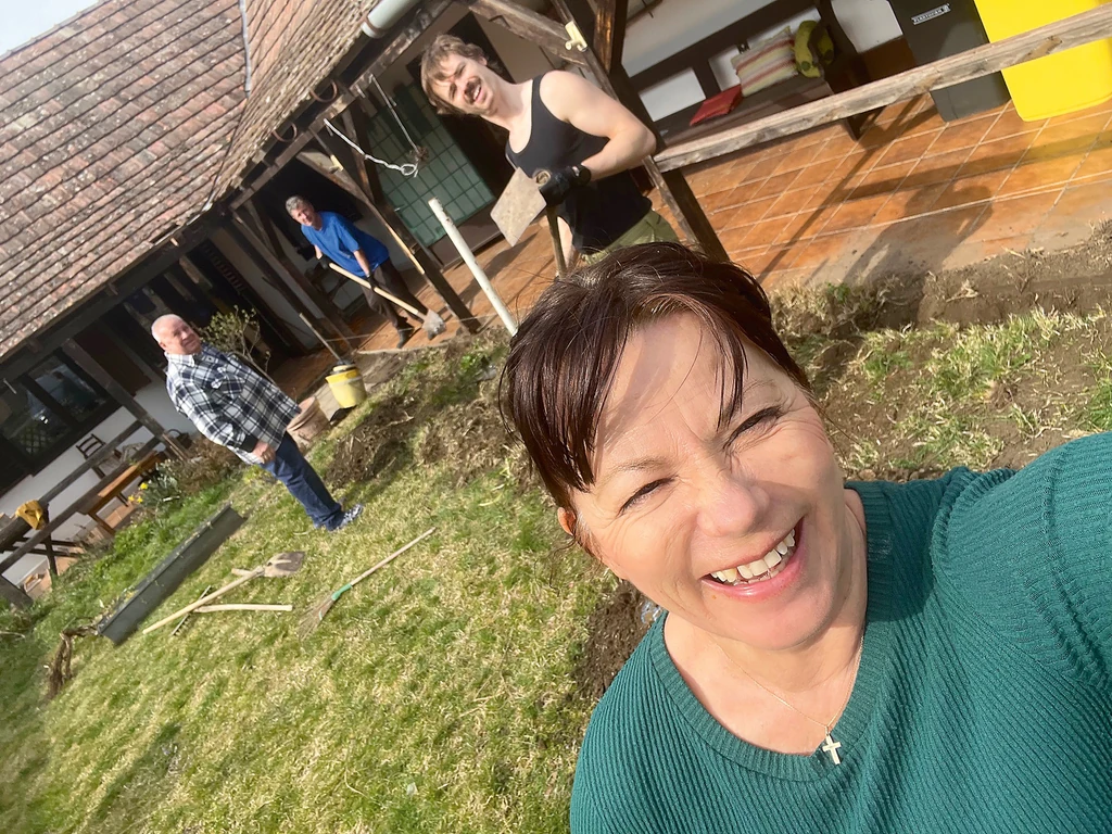 Ivancsics Ilonáék balatoni házát a család közösen újítja fel (Fotó: Archív)