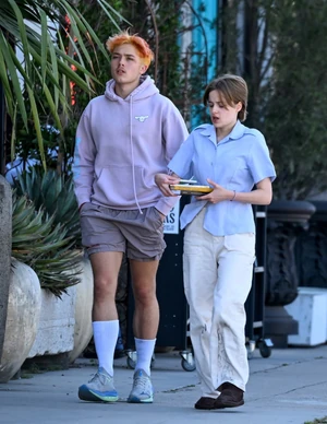 Vivienne és Knox, a Jolie-Pitt klán legifjabb tagjai is nagykorúak lettek júliusban. Elsőre senki meg nem mondaná, hogy ikrek  